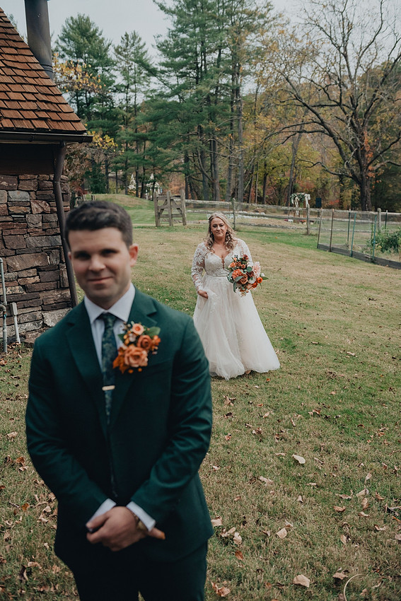 Jenna and Erik's Schwenksville farm wedding