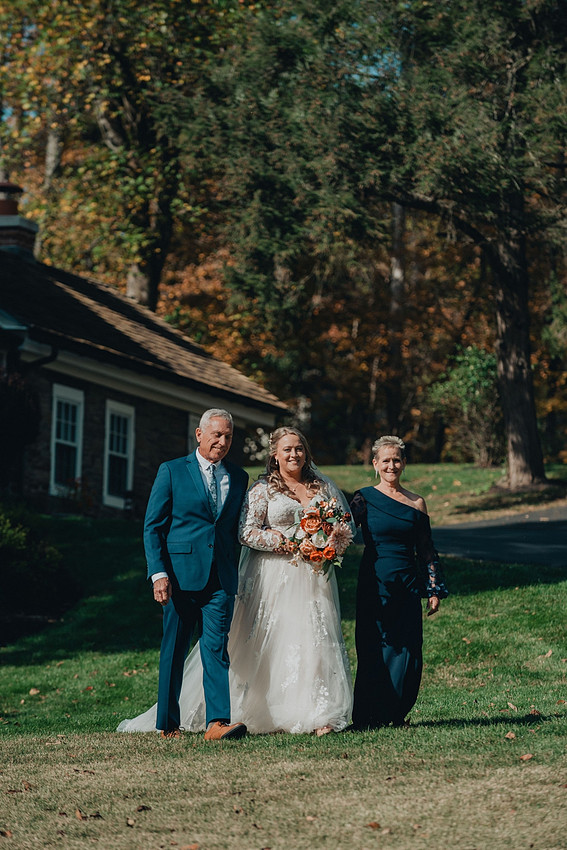 Jenna and Erik's Schwenksville farm wedding