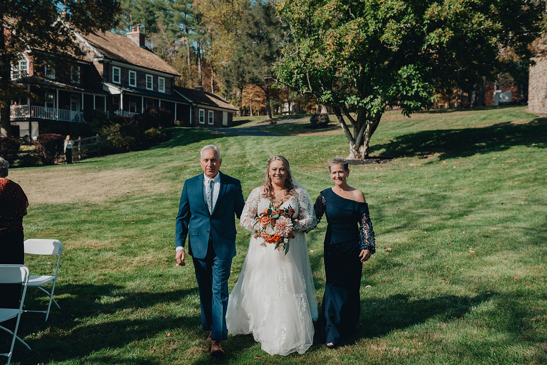 Jenna and Erik's Schwenksville farm wedding