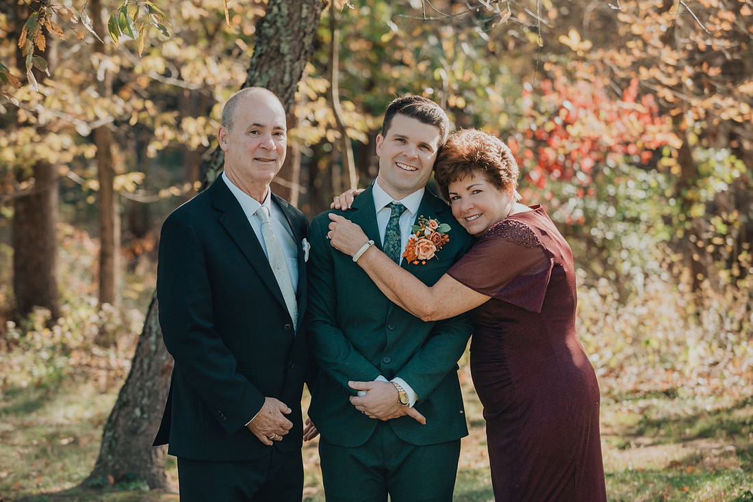 Jenna and Erik's Schwenksville farm wedding