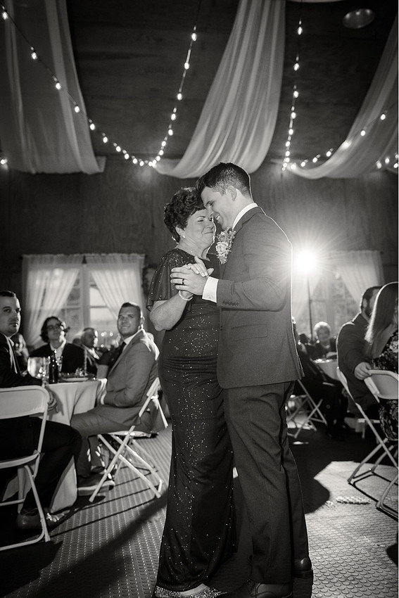 Jenna and Erik's Schwenksville farm wedding