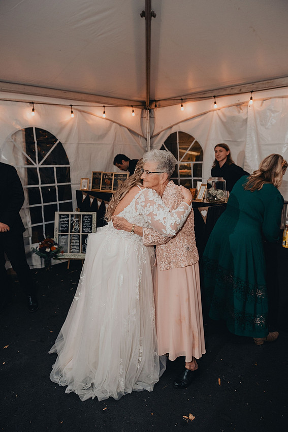 Jenna and Erik's Schwenksville farm wedding