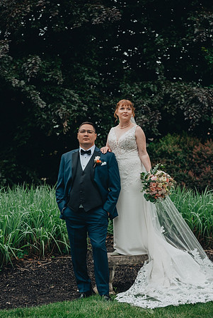Alyssa and Jim wedding portrait at Knowlton Mansion