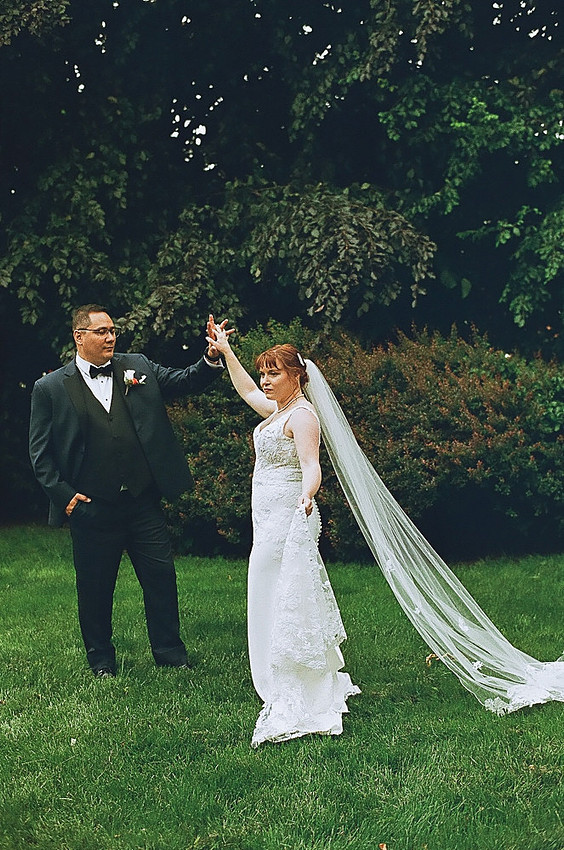 Alyssa and Jim wedding portrait at Knowlton Mansion