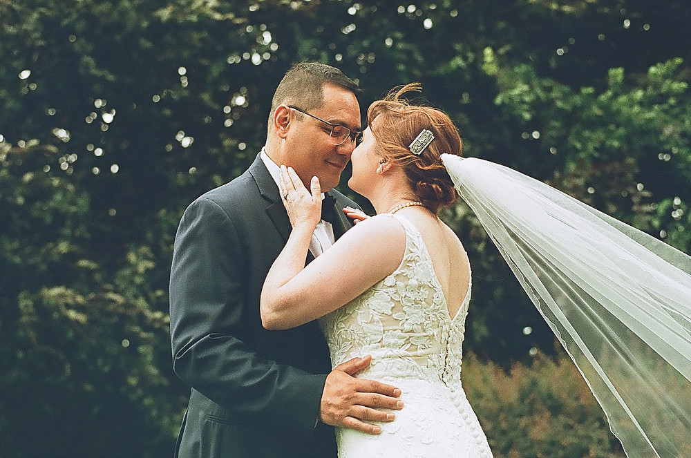 Alyssa and Jim wedding portrait at Knowlton Mansion