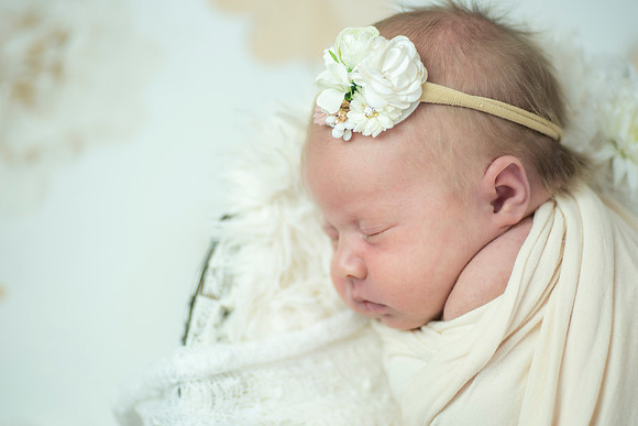 newborn Amelia