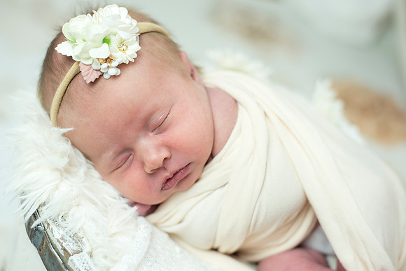 newborn Amelia