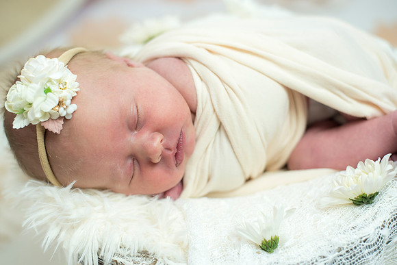 newborn Amelia