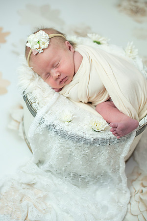 newborn Amelia