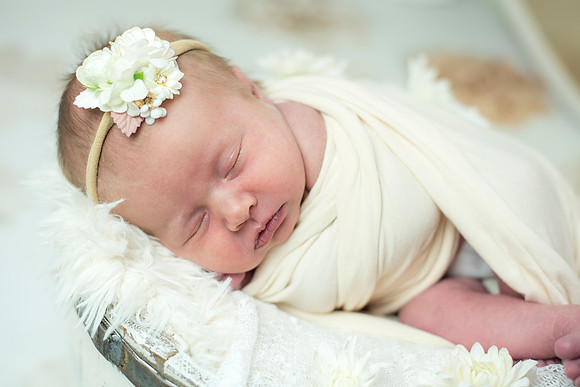 newborn Amelia