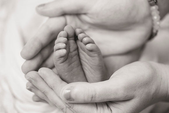 newborn Amelia
