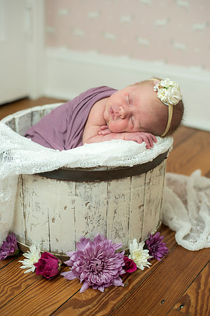 newborn Amelia