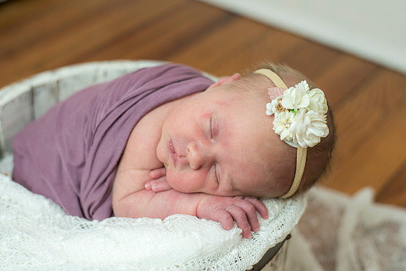 newborn Amelia