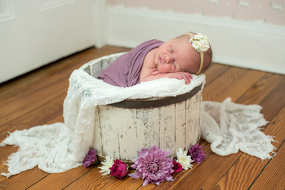 newborn Amelia