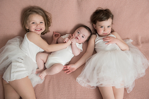 newborn Amelia